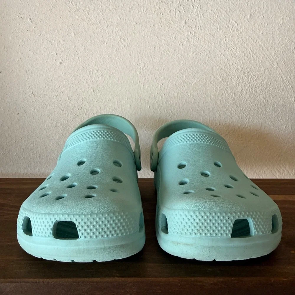 Crocs Classic Clog Mint Green Aqua Size J2 Kids Youth Slip On Shoes